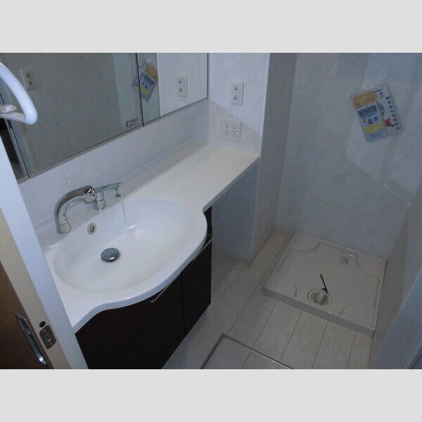 洗面所 (洗髪洗面化粧台)