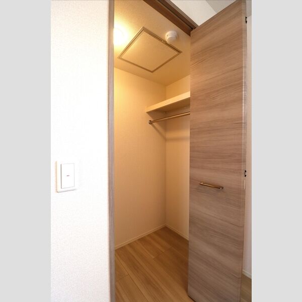 収納 (洋室クローゼット)