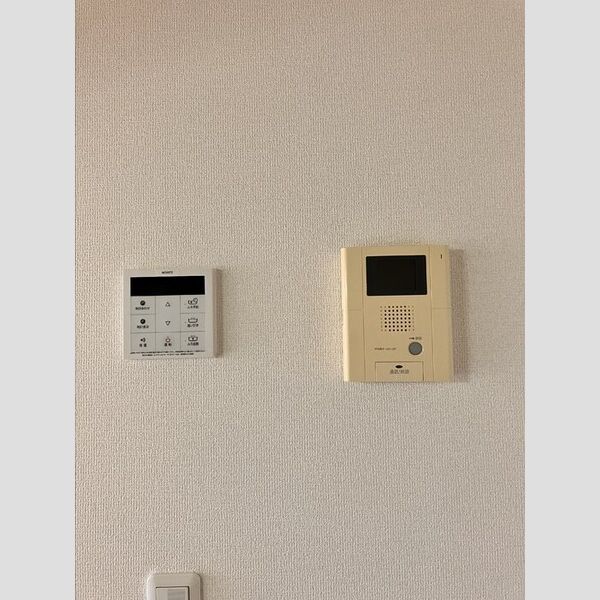 その他設備 (給湯器・モニター付きインターホン)