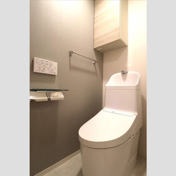 トイレ (トイレ)