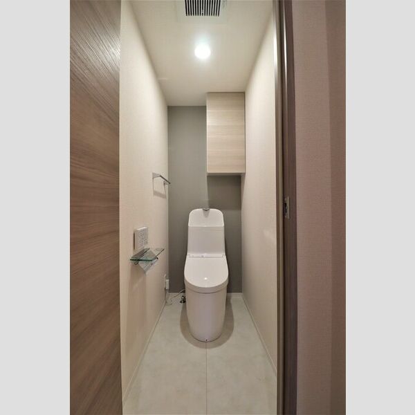 トイレ (トイレ)