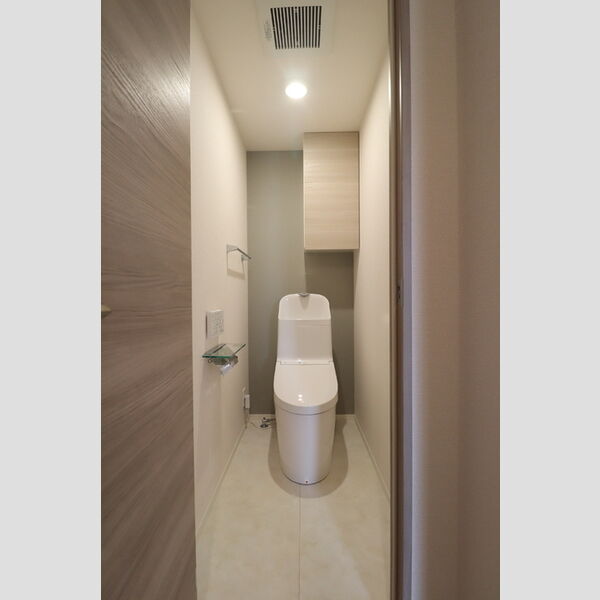 トイレ (トイレ)