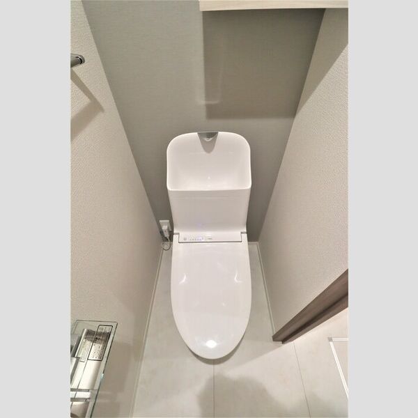 トイレ (トイレ)