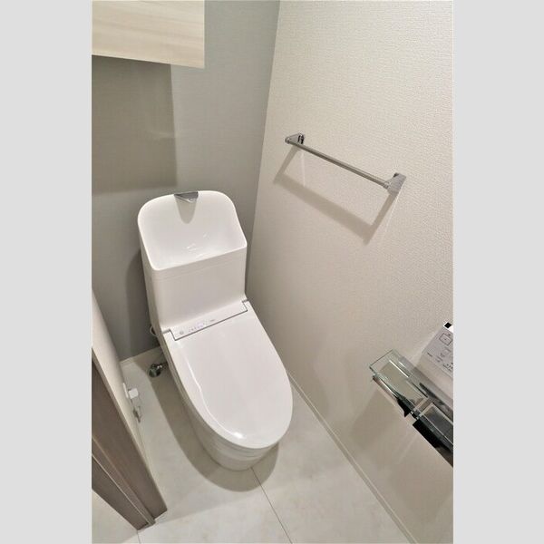 トイレ (トイレ)