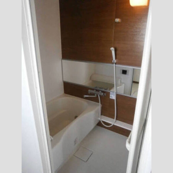 バス (202　浴室)