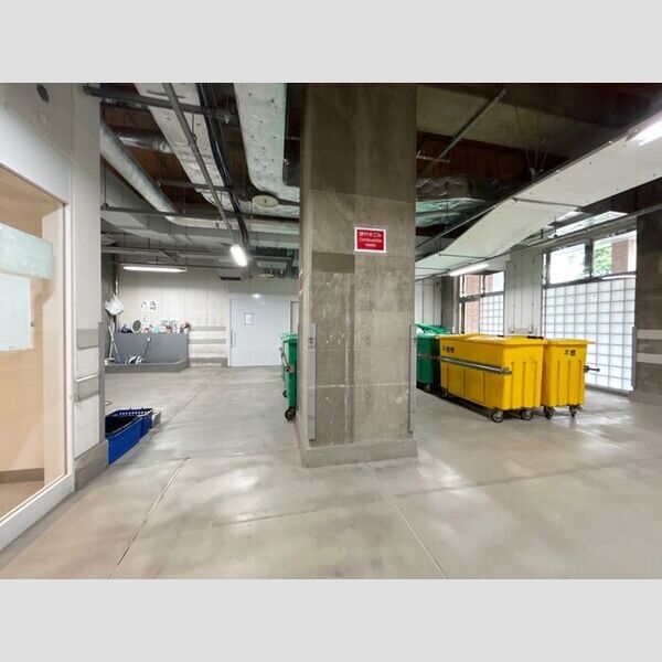 現地周辺 (ゴミ置場)