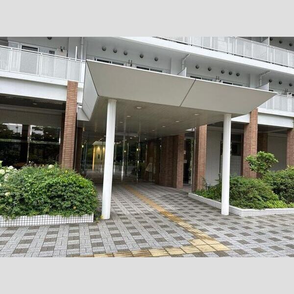 エントランス (エントランス)