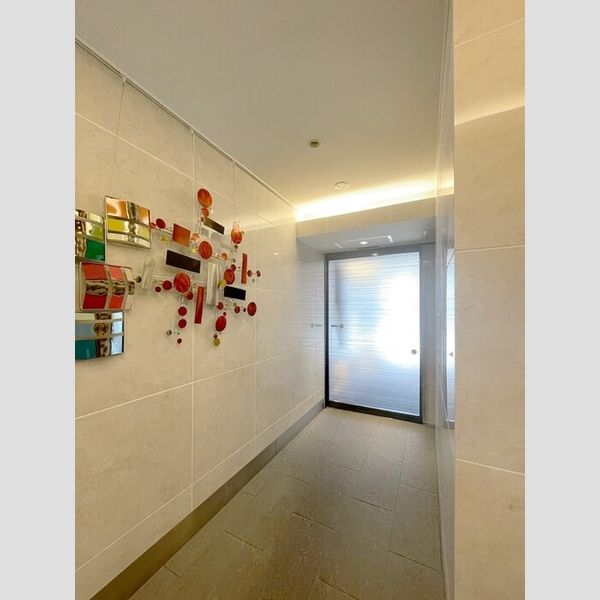 エントランス (エントランス)