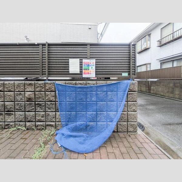 現地周辺 (ゴミ置場)