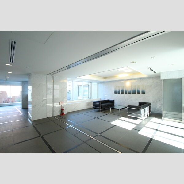 現地周辺 (2階　ロビー)