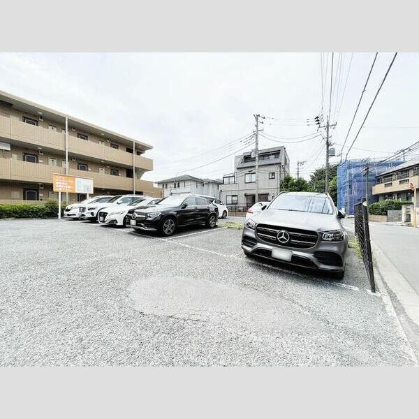 駐車場 (駐車場)