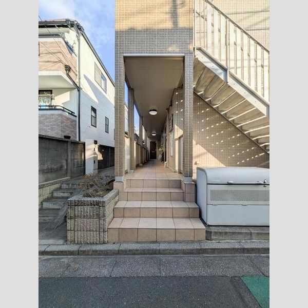 エントランス (エントランス)