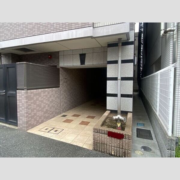 エントランス (エントランス)