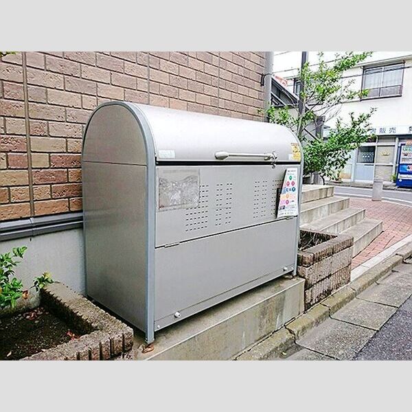 現地周辺 (ゴミストッカー)