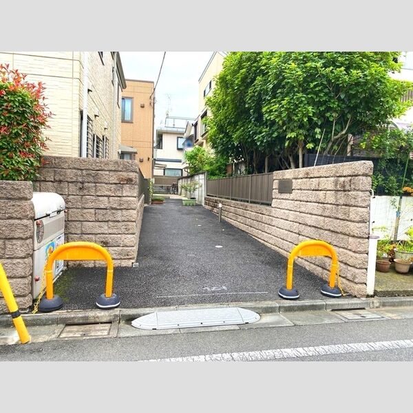 エントランス (入口)