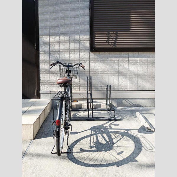 現地周辺 (駐輪場)
