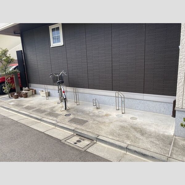 現地周辺 (駐輪場)