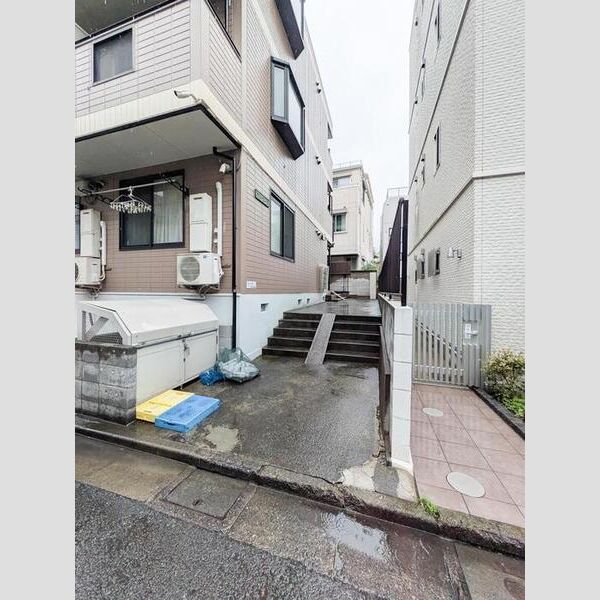 エントランス (エントランス)