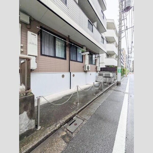 エントランス (エントランス)