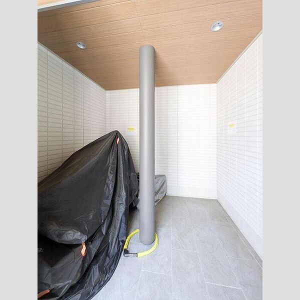 現地周辺 (バイク置場)