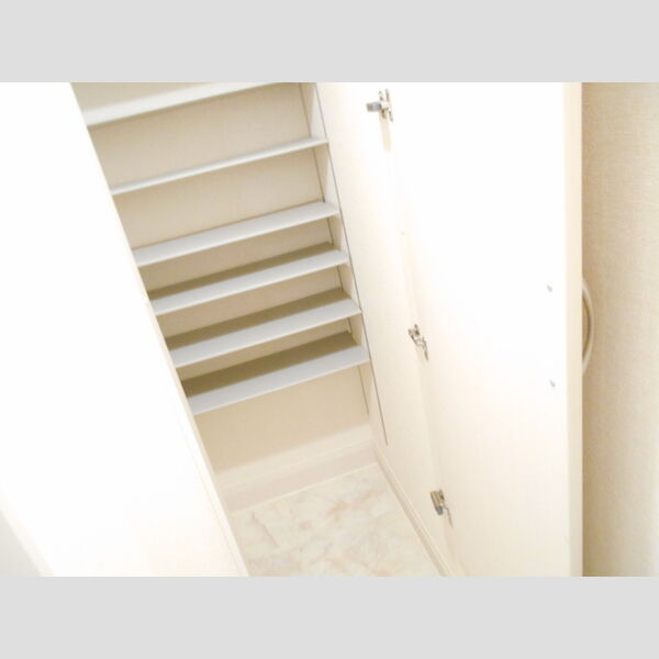 玄関 (シューズクローク)