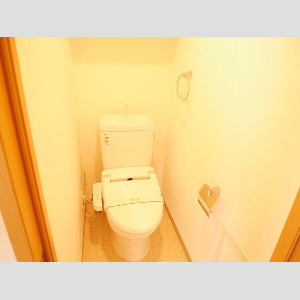 トイレ (トイレ)