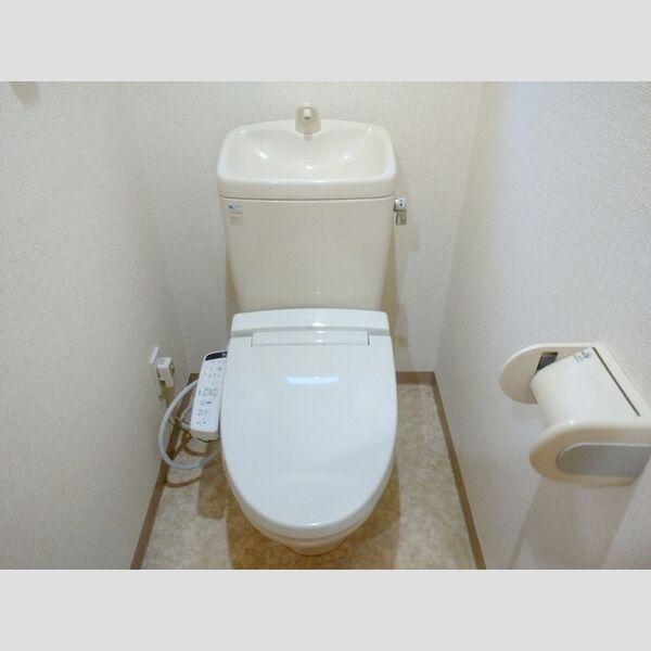 トイレ (トイレ)