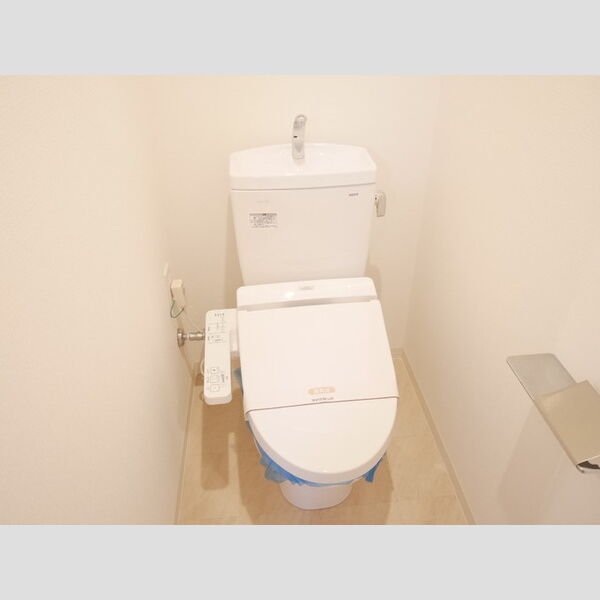 トイレ (トイレ)