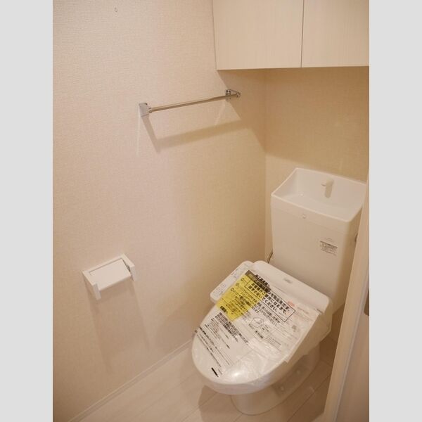 トイレ (トイレ)