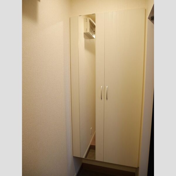 玄関 (シューズボックス)