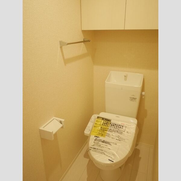 トイレ (トイレ)