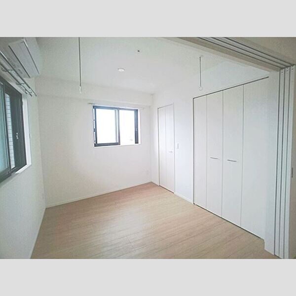 その他 (洋室5帖)