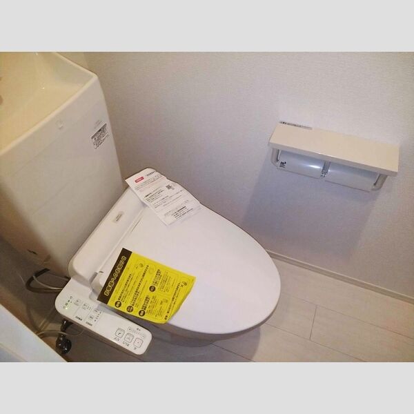 トイレ (トイレ)