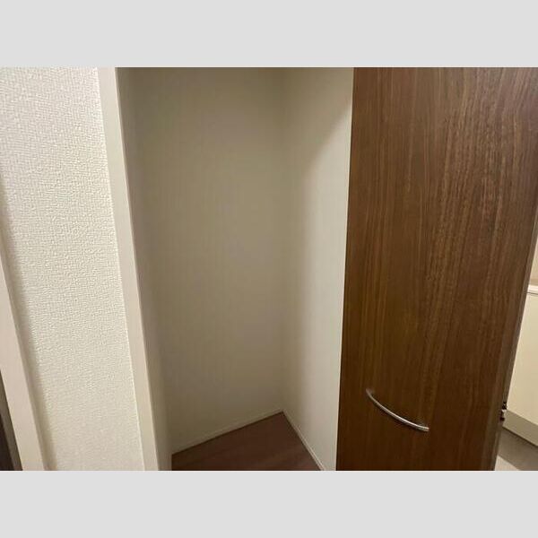収納 (物入)