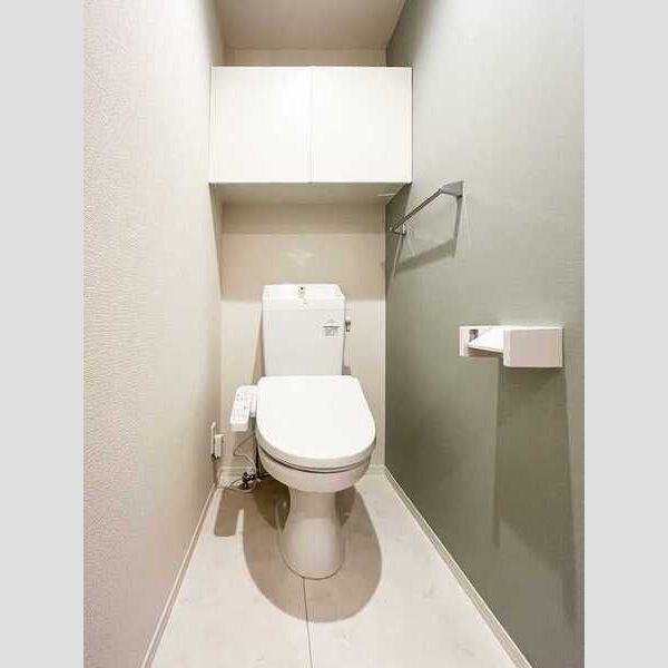 トイレ (トイレ)