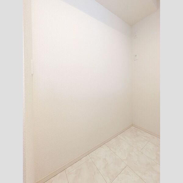 キッチン (冷蔵庫置場)