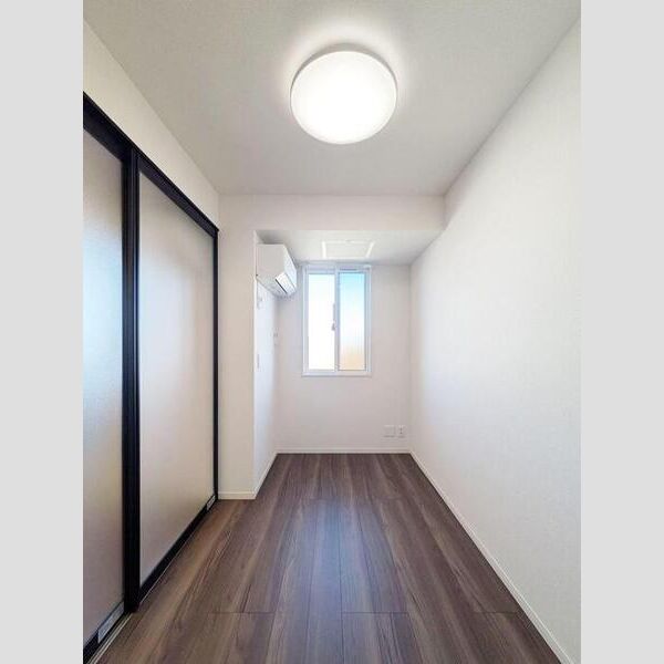 居室・リビング (洋室④)