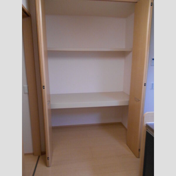 収納 (107　キッチン横収納)