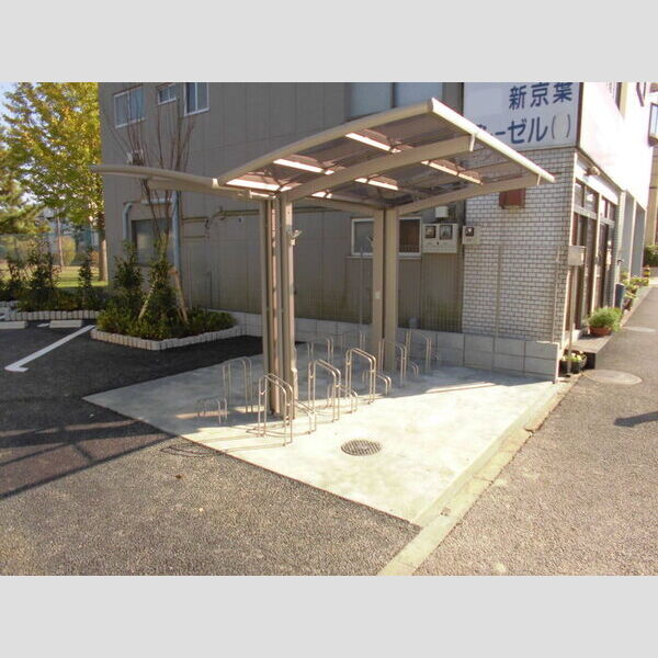 現地周辺 (駐輪場)