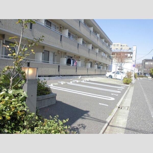 駐車場 (駐車場)