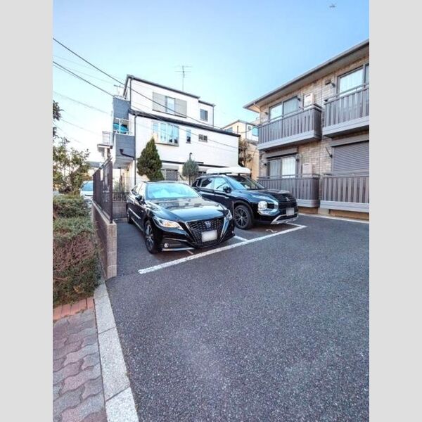 駐車場 (駐車場)