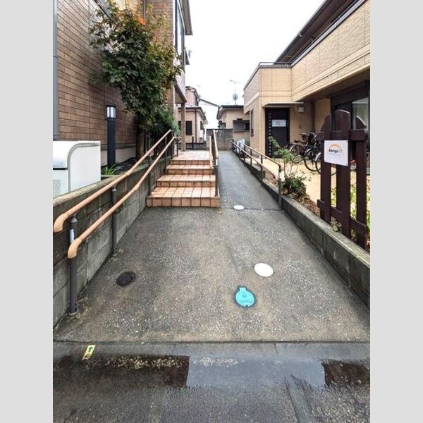 エントランス (エントランス)