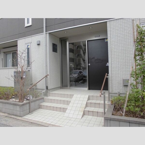 エントランス (エントランス)