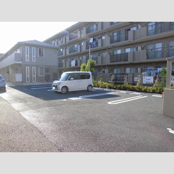 駐車場 (駐車場)