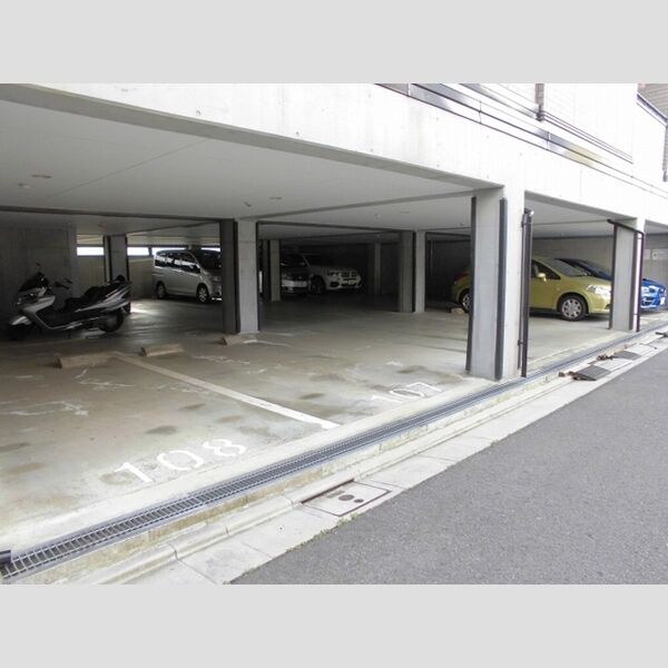 駐車場 (駐車場)