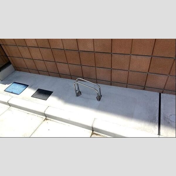 現地周辺 (駐輪場)