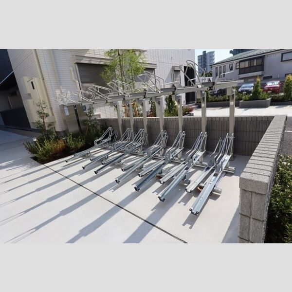 現地周辺 (駐輪場)