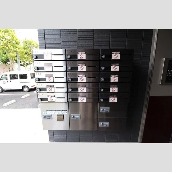 現地周辺 (集合ポスト、宅配ボックス)