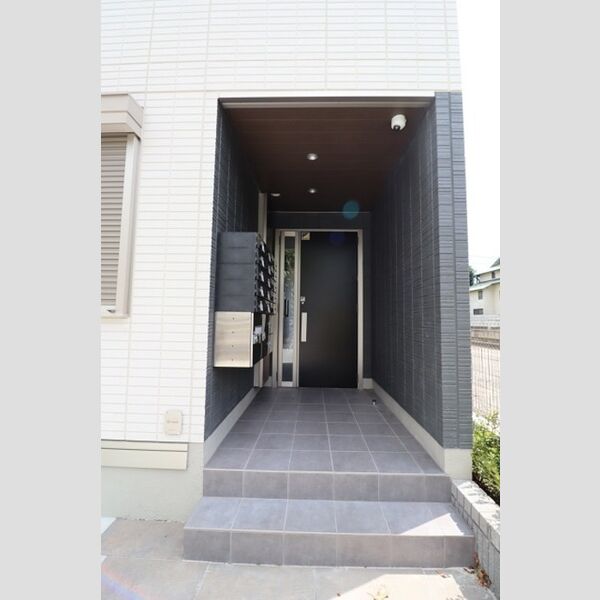 エントランス (エントランス)