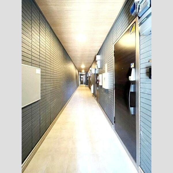 エントランス (エントランス)